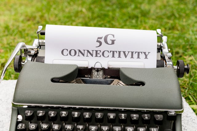 Ultra-Fast and Reliable Connectivity
