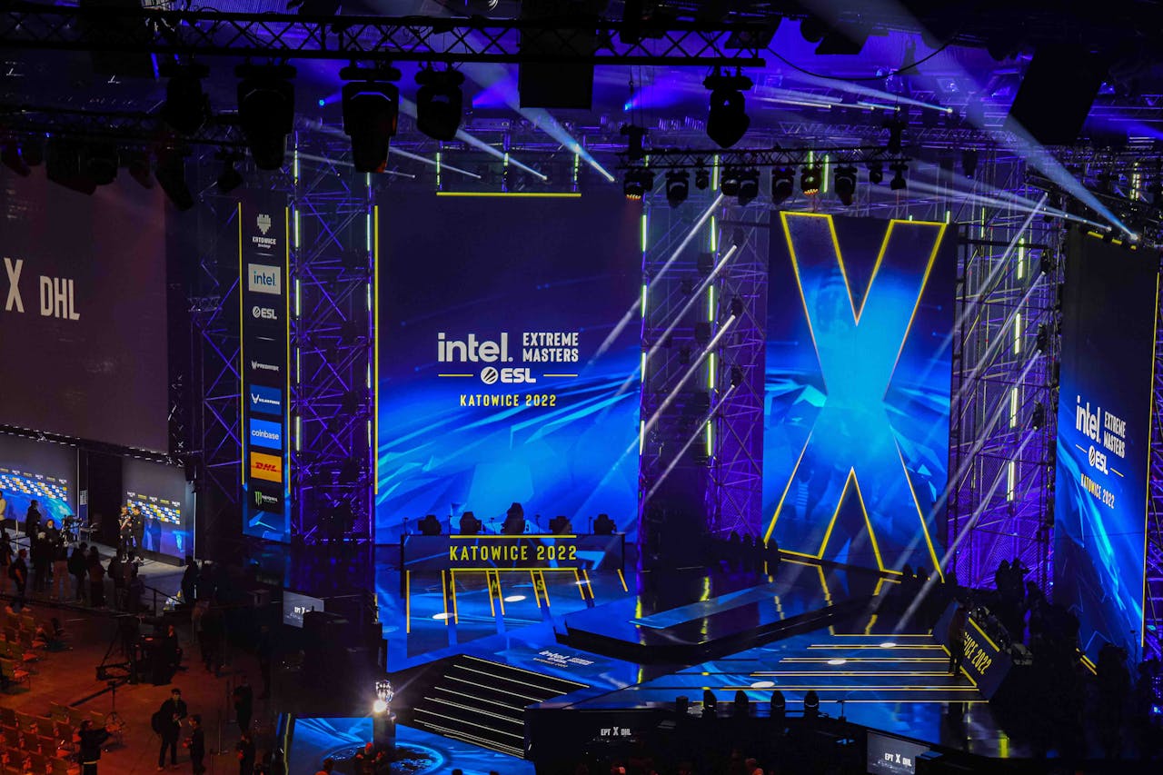 The Early Days: Online and Local LAN Events