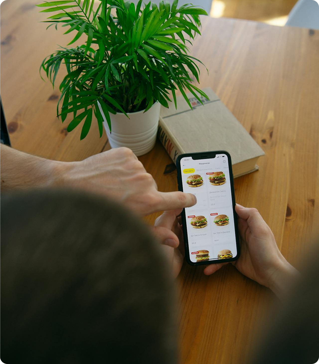 Multilingual Menus for Tourists and International Guests