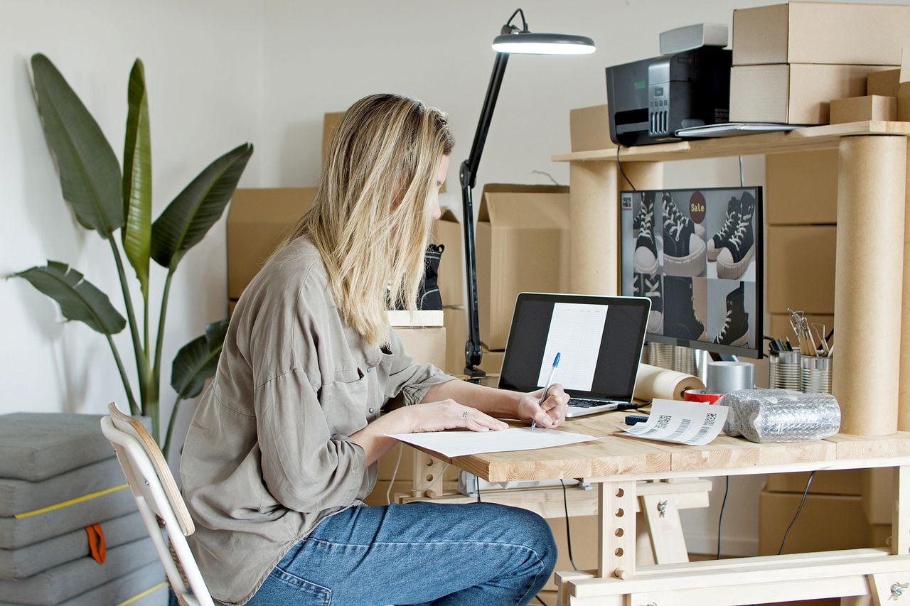 Turning a Side Hustle Into a Full-Time Business