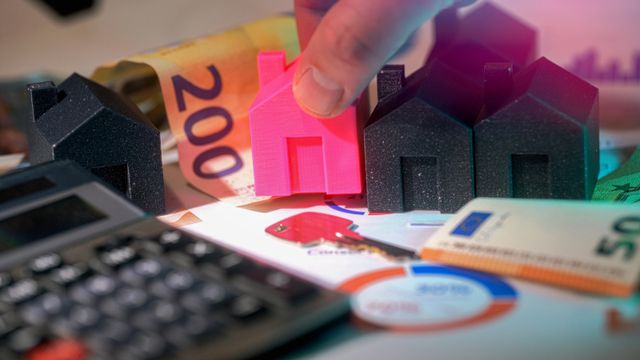 How Interest Rates Affect Housing Prices