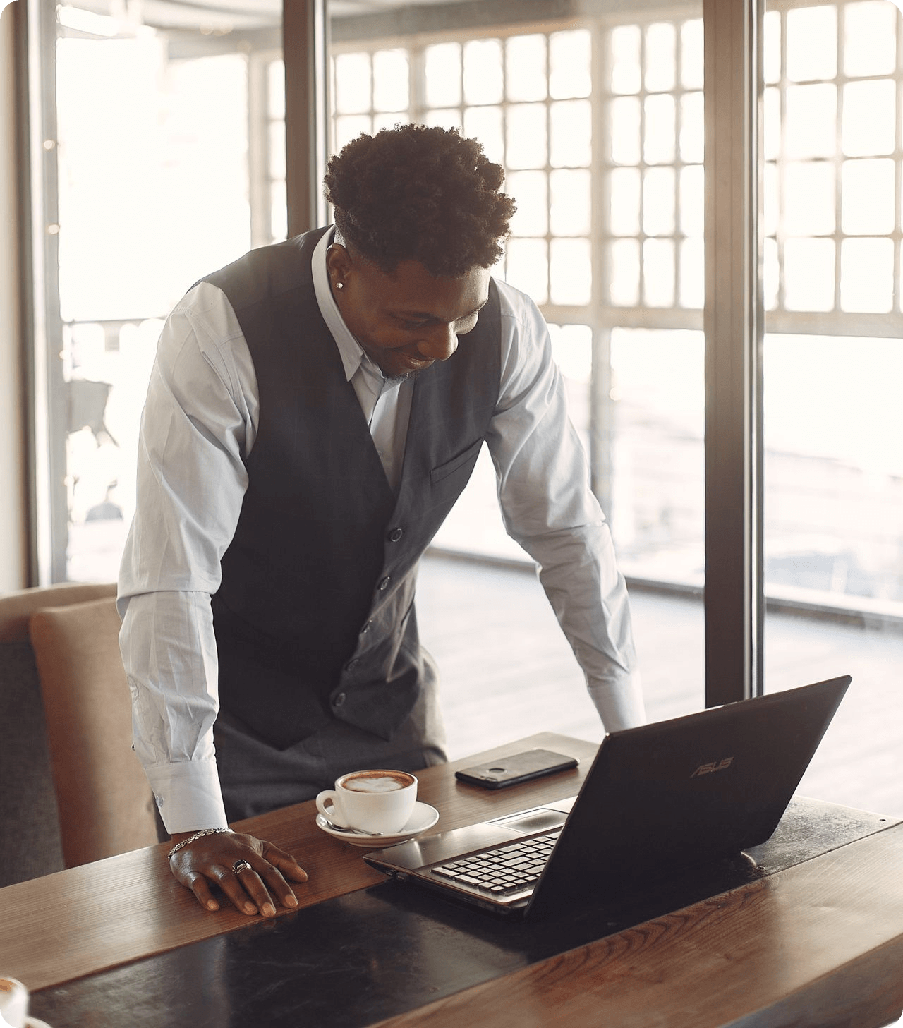كيف يمكن لنظام نقاط البيع الإلكتروني (ME-POS) دعم إدارة المطاعم المنظمة