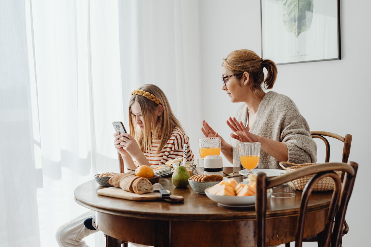 Parenting Challenges and Solutions: How to Navigate Modern Family Life