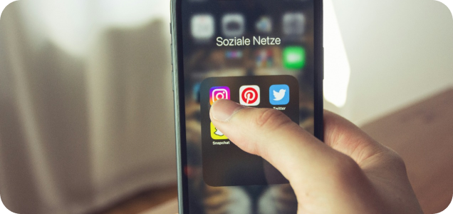 7. Reviews, Ratings, and Social Media Links